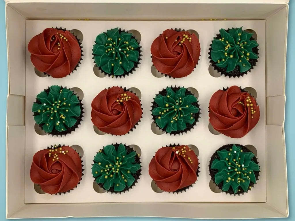 Deluxe Christmas Mini Cupcakes (Vanilla Frosting)